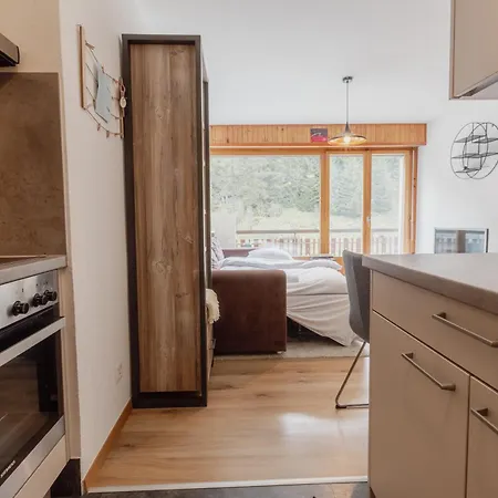 In&out A * Les Collons